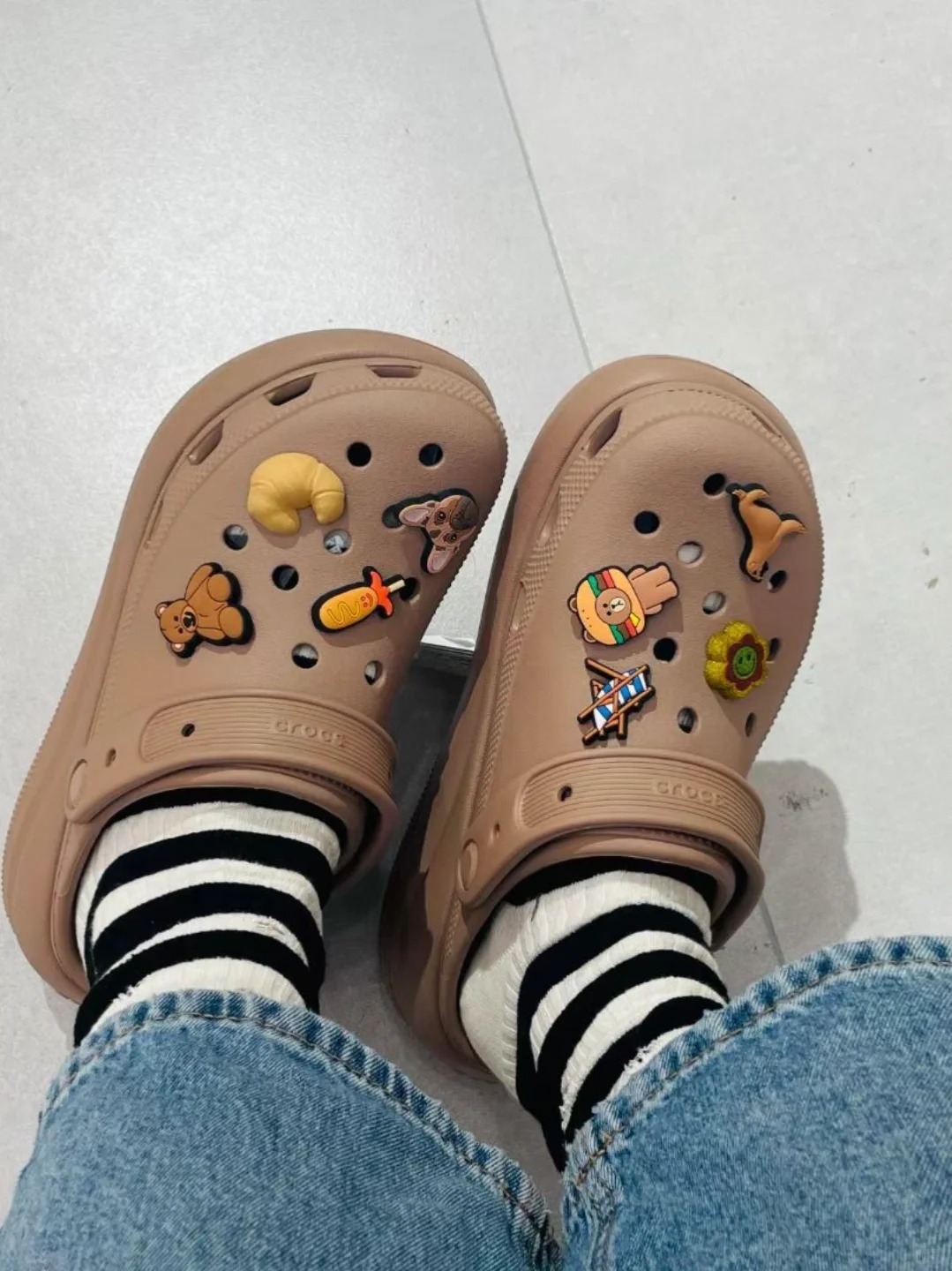【預訂】Crocs F082651 男女同款 奶茶色厚底洞洞鞋