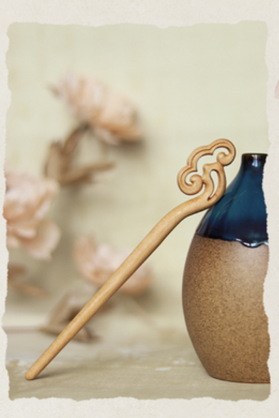 Popular ancient style elegant peach wood original color hairpin (colors vary, shipped randomly) (Piaoyun) (size: hairpin length 19cm)