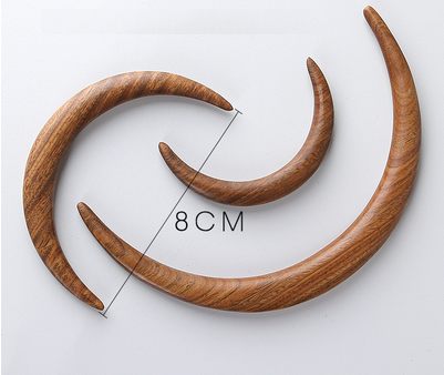 Popular classic and simple sandalwood crescent-shaped bun (medium green sandalwood) (size: 8cm long)