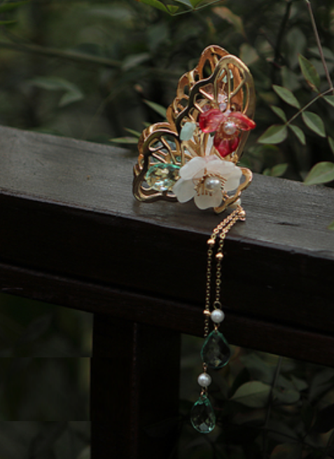 Hot style antique and elegant tassel hairpin (Hongyan) (size: the gripper is about 8*3.5cm long, the tassel is about 13cm long)
