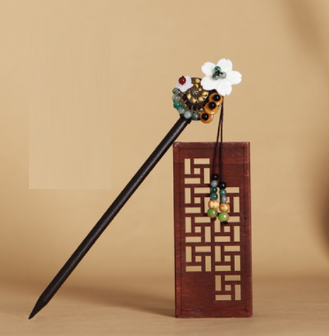 Popular ancient style tassel style wooden hairpin (camellia) (size: hairpin length is about 18cm)