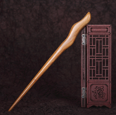 Hot style quaint and simple green sandalwood hairpin for women (lightning) (size: 18cm)
