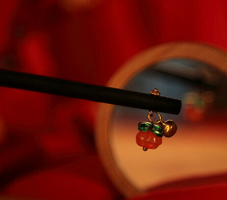 Popular classic and elegant tassel wooden hairpin (candle shadow-bell style) (size: hairpin length 18cm)