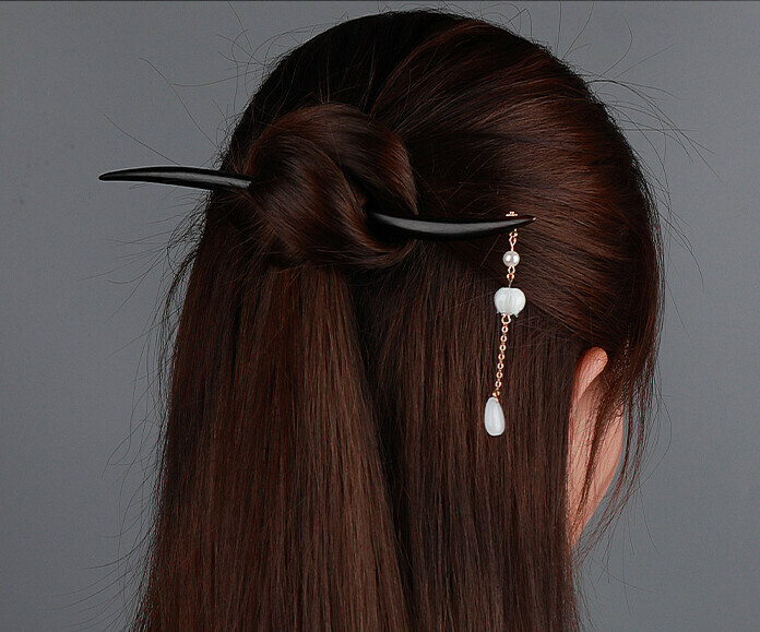 Hot style classical and elegant fringed ebony wood hairpin (Southern Job's Tears - Jade White Style) (size: hairpin length 18cm)