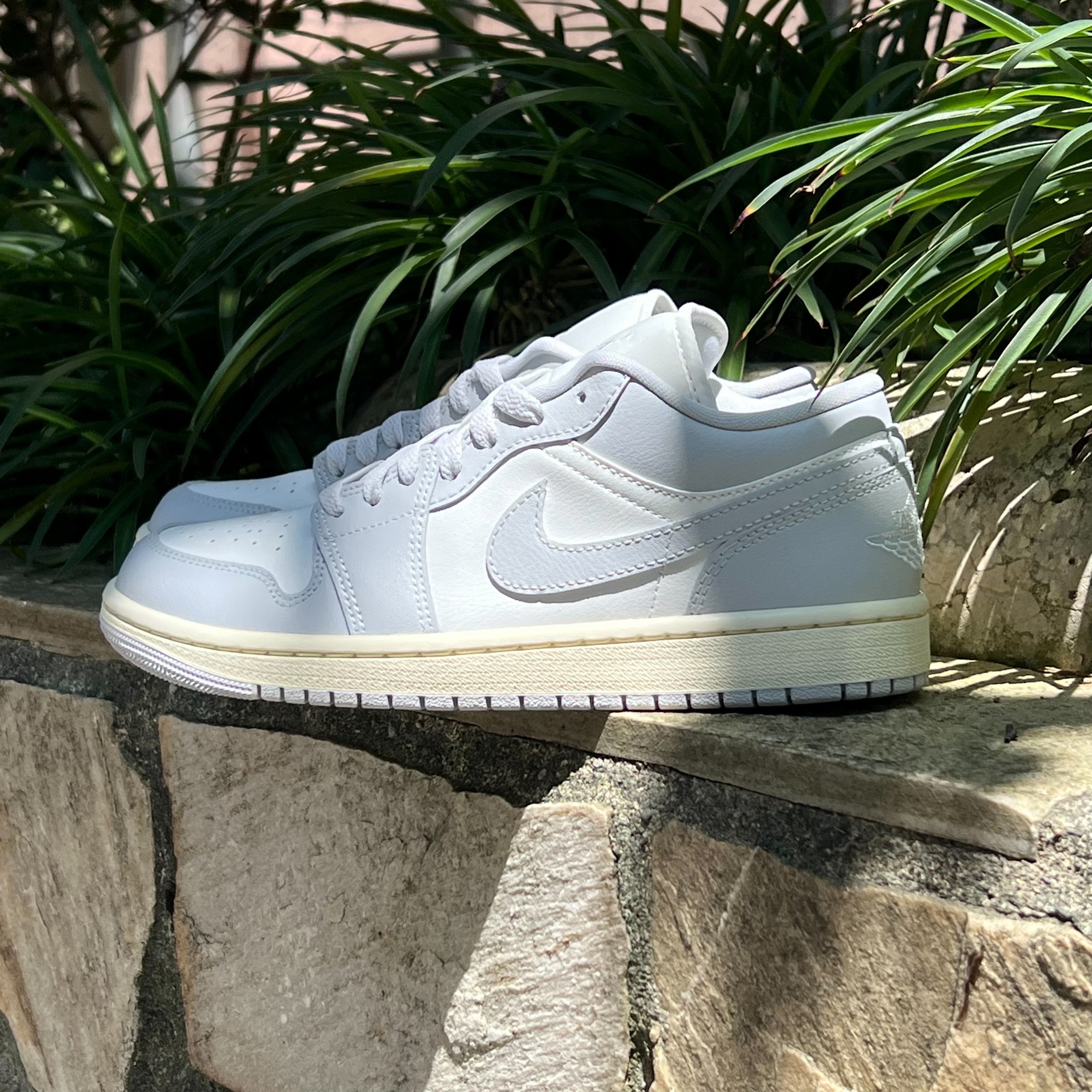 AIR JORDAN 1 LOW W “NEUTRAL GREY” 椰奶灰 女鞋 DC0774-103