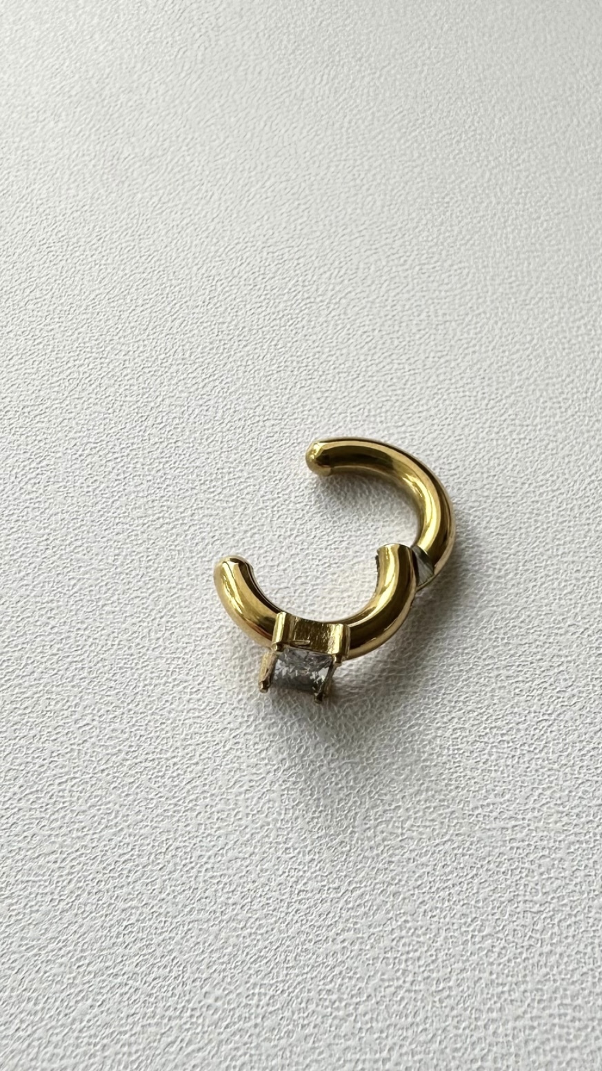 SS one stone ear cuff