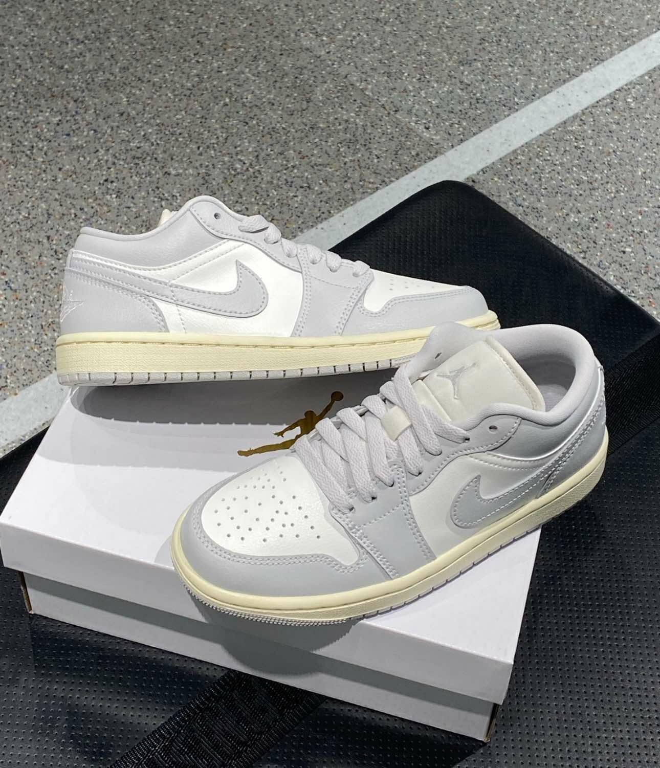 AIR JORDAN 1 LOW W “NEUTRAL GREY” 椰奶灰