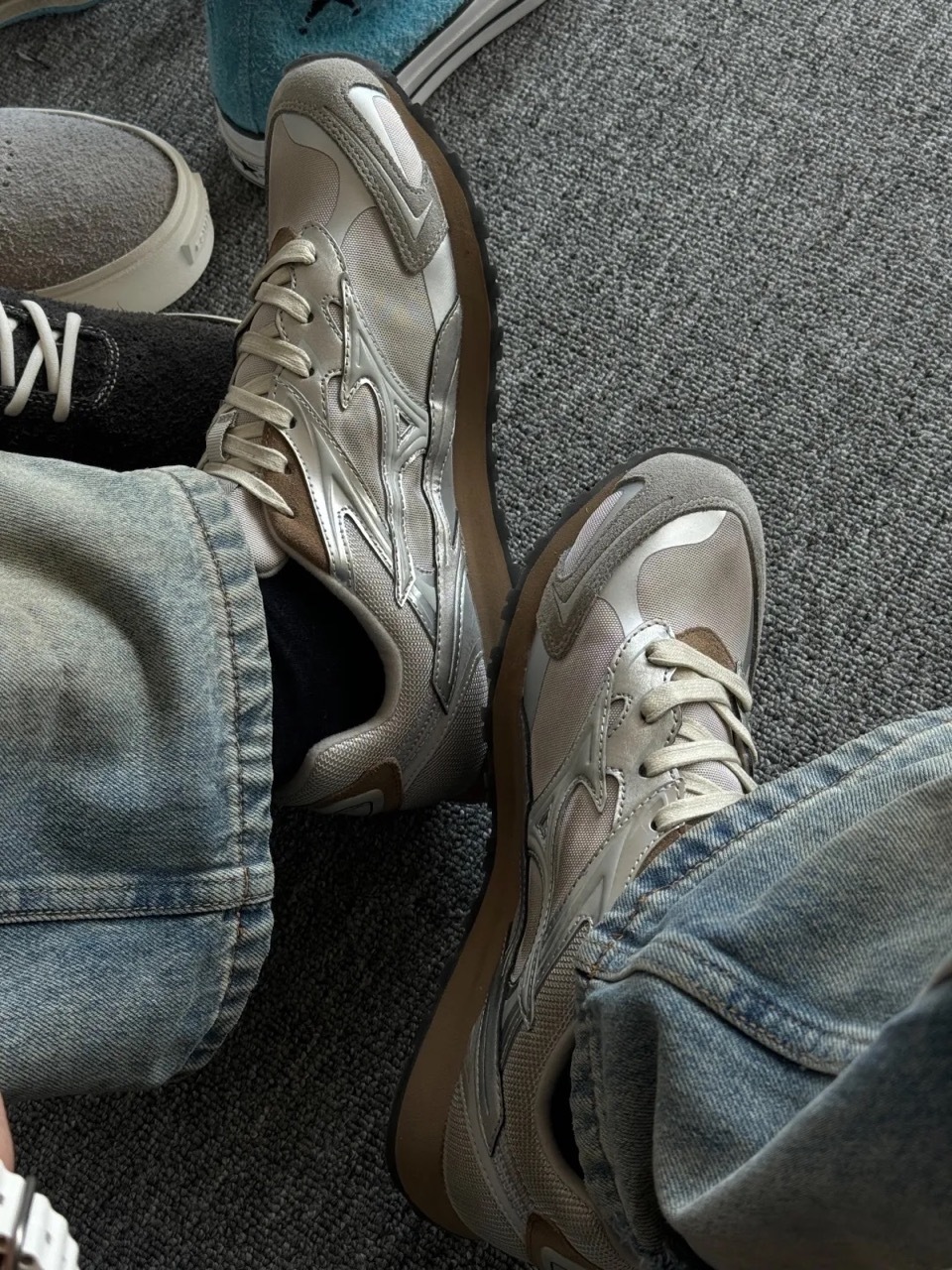 MIZUNO LG 60S 2K 美津濃 奶油銀 銀灰 焦糖底 仿舊 刷髒 男女鞋 D1GH242101 / 預購