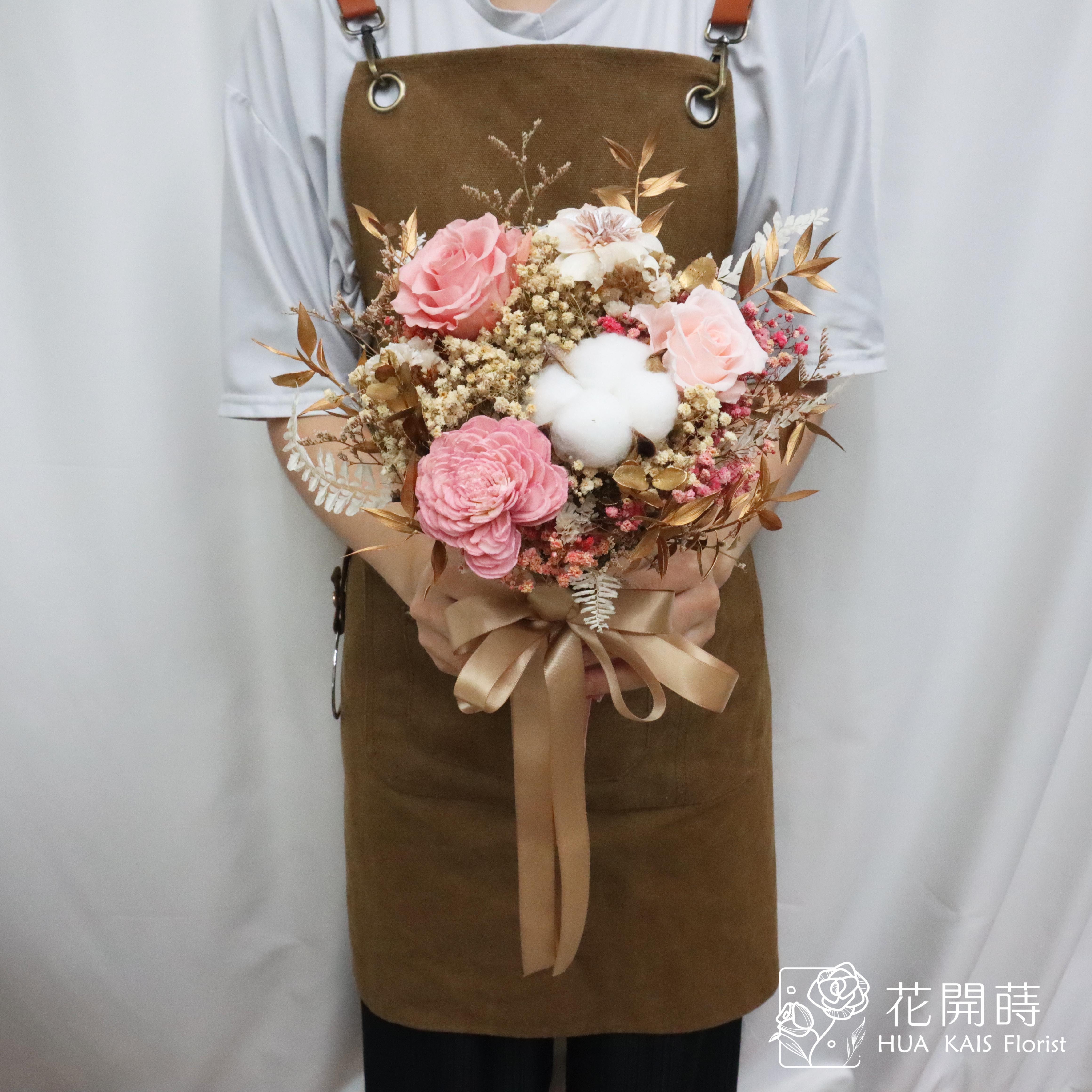 新娘捧花|粉金色新娘捧花|永生花捧花|外拍捧花|韓式捧花|圓形捧花|韓系捧花|粉色捧花|永生捧花