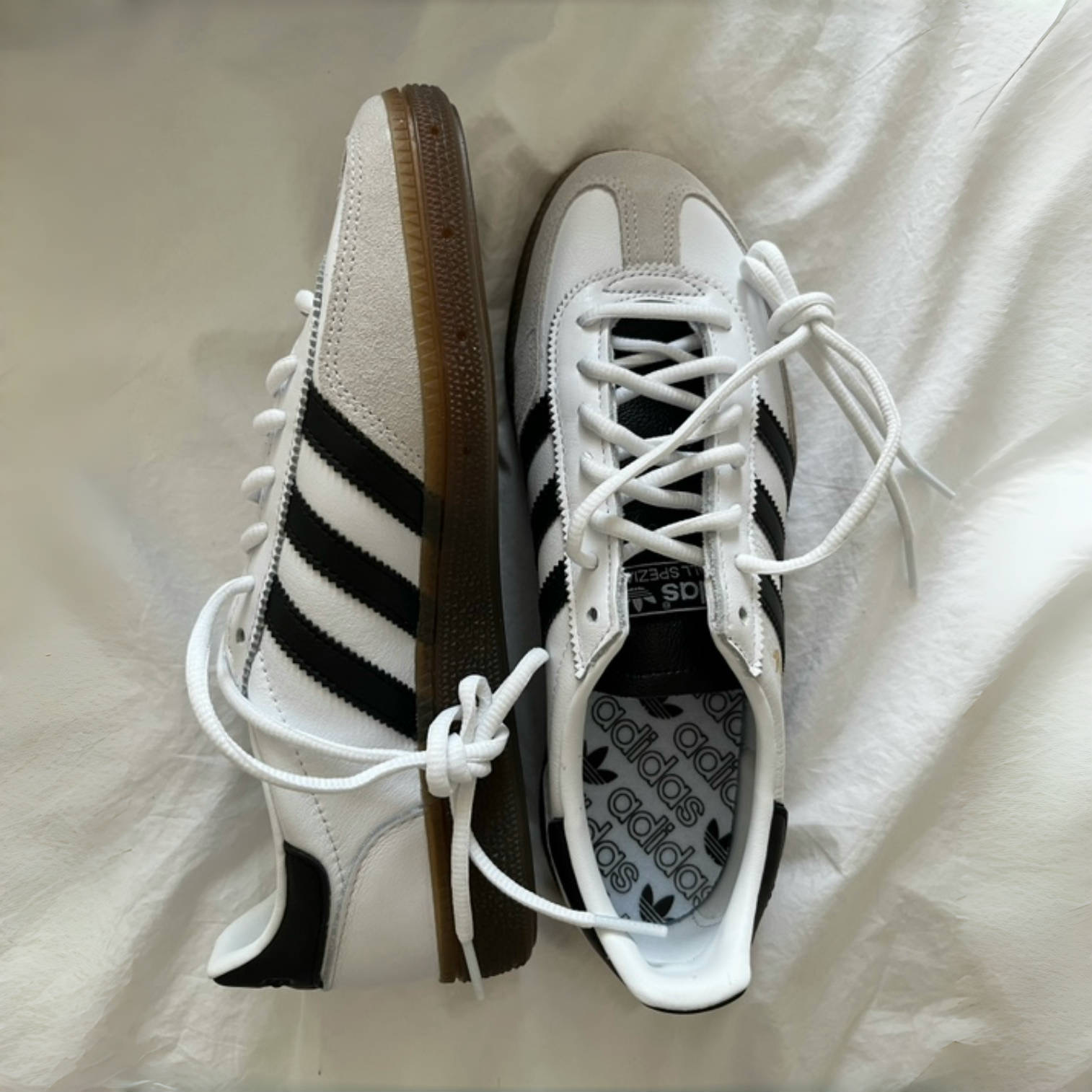 ADIDAS HANDBALL SPEZIAL 白黑焦糖底黑鞋舌男女鞋IE3403