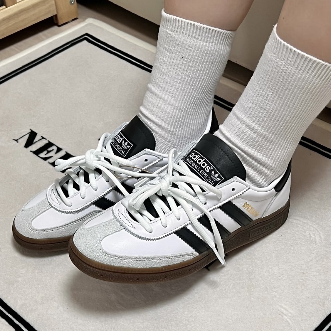 スニーカー adidas Handball Special White Black IE3403 Adidas Handball Spezial Black White IE3403 | HADNES