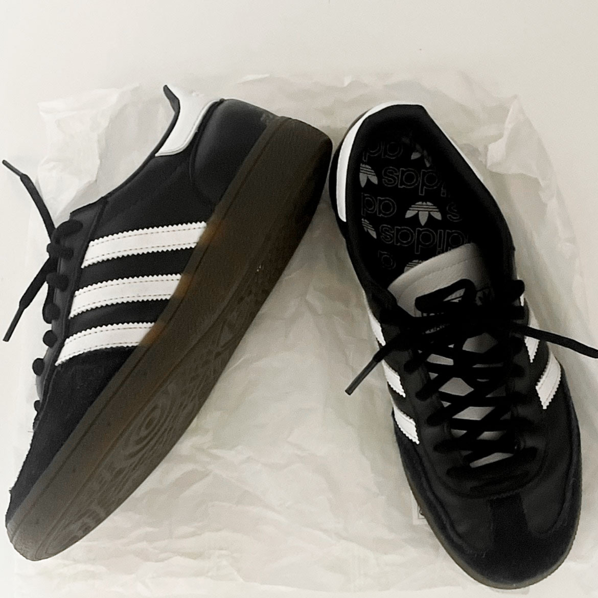 ADIDAS HANDBALL SPEZIAL 黑白 白鞋舌 焦糖底 男女鞋 IE3402 / 調貨