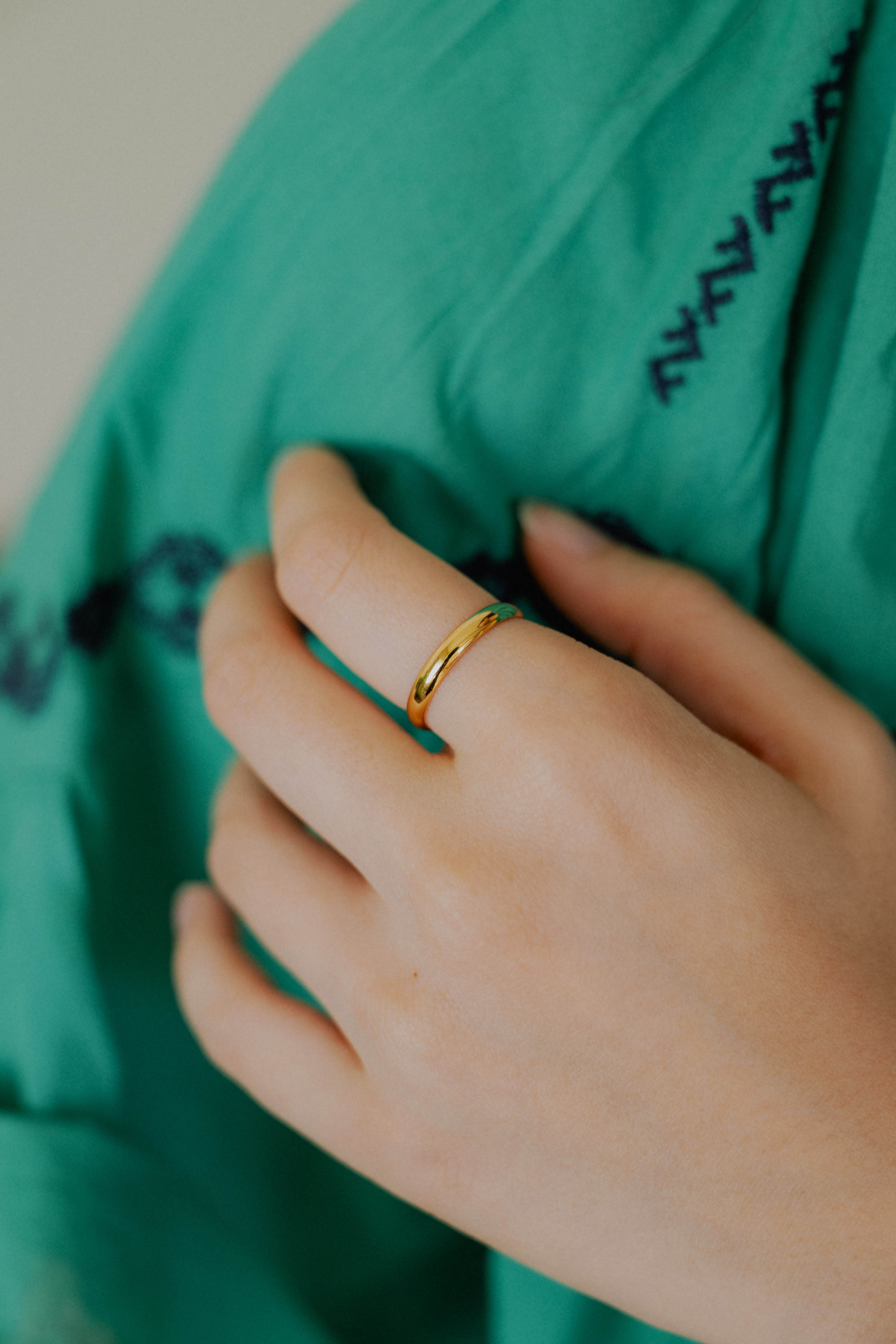 簡約金色戒指