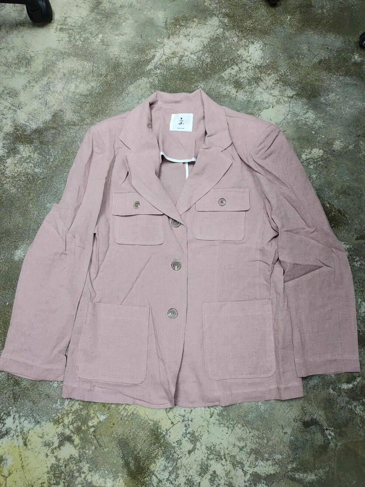 粉色薄西裝外套 (現貨款式）