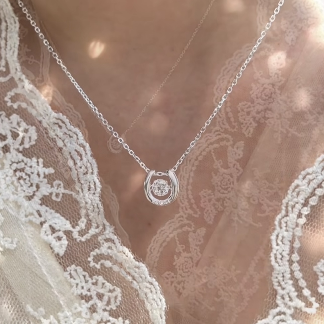 無二．U型單鑽靈動純銀鎖骨鏈