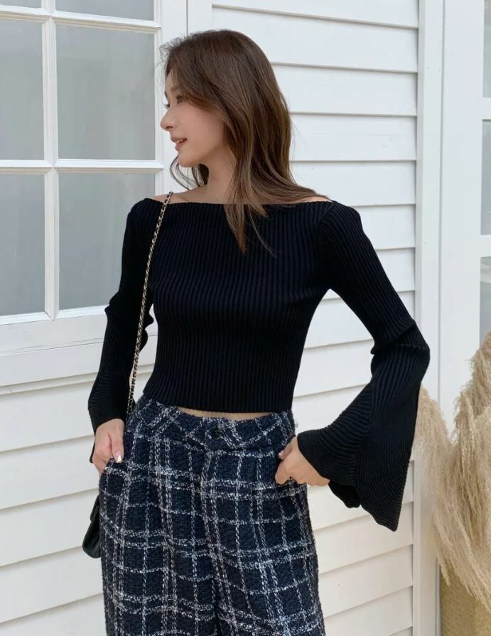 露肩一字領喇叭袖造型上衣S-M / 3色 (Elegant & Love)