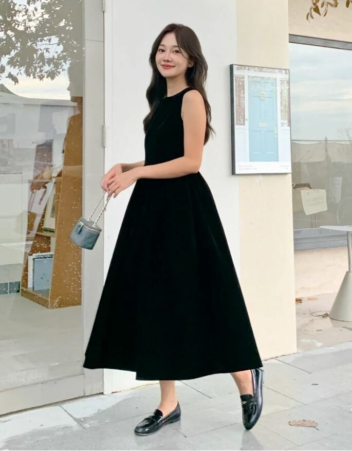 經典黑絲絨質感收腰澎澎裙擺背心裙長洋裝S-M (Elegant & Love)