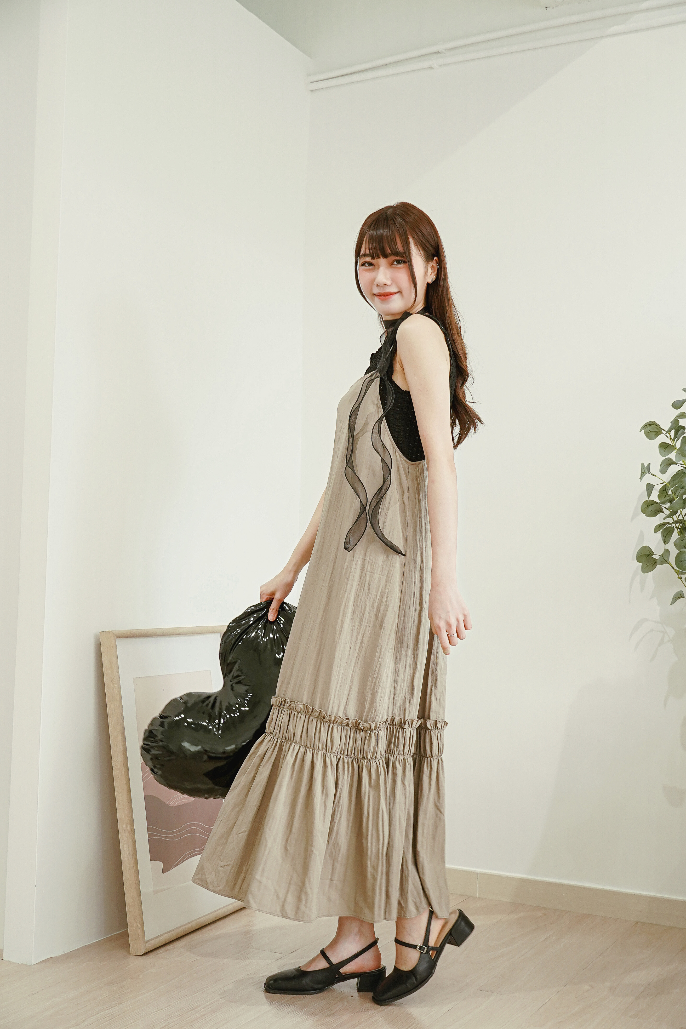 好質感吊帶連身裙 - 10276
