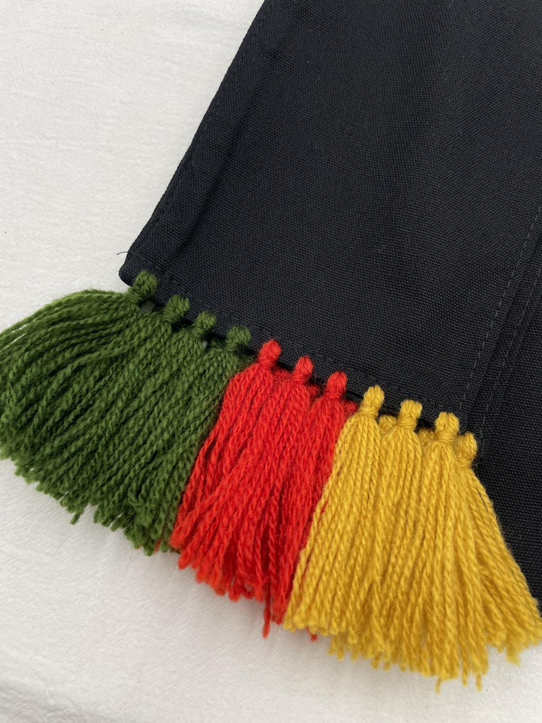 黑素面織布流蘇頭巾總長約160cm