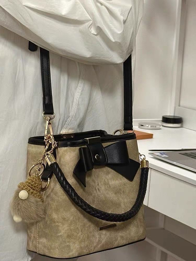 渲染蝴蝶結水桶包(含可愛吊飾)-現貨2