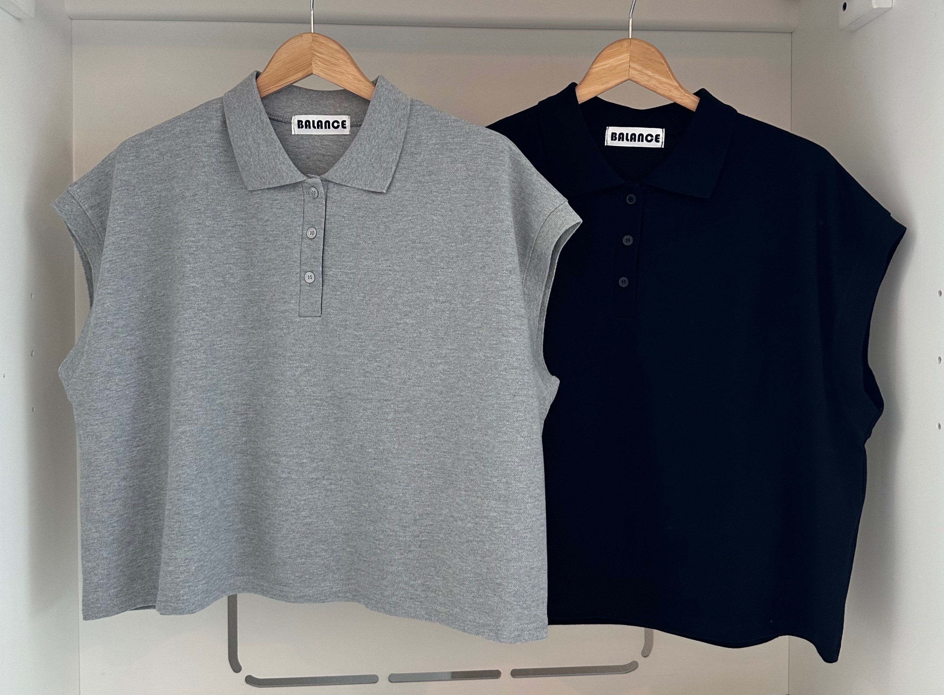 V SLEEVE SQUARE POLO TEE