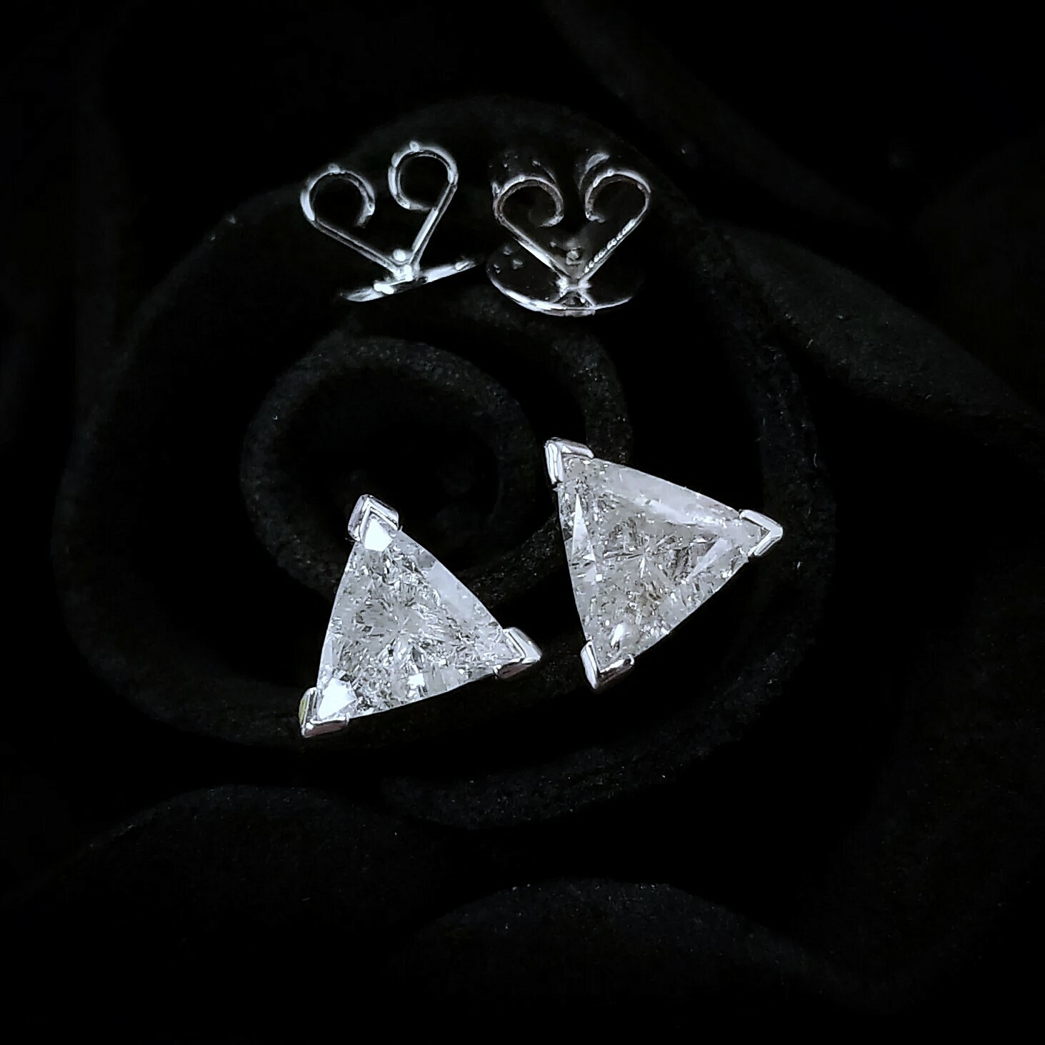 全新18K白金【主石95份三角形鑽石】耳環