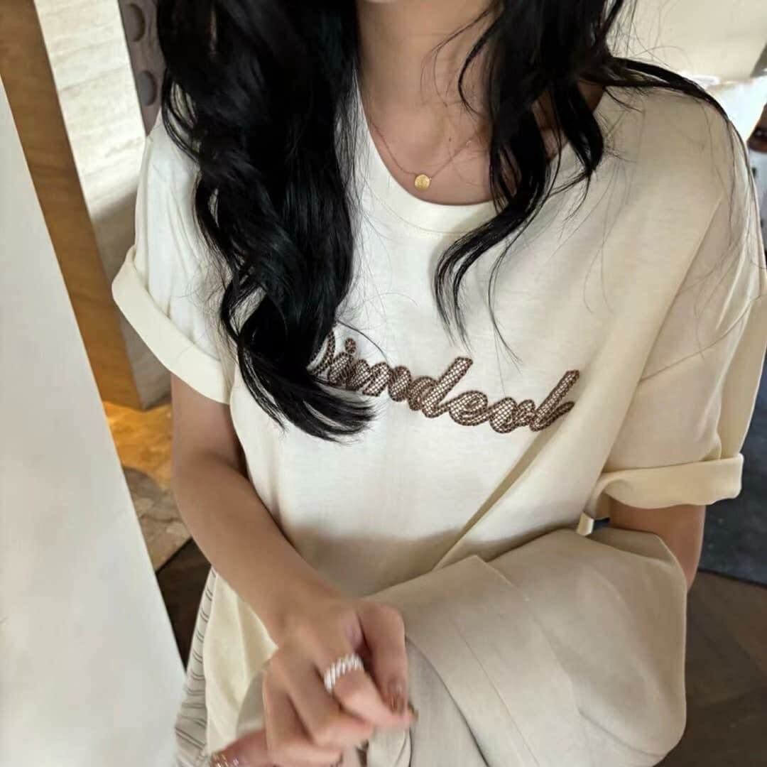 【簡約百搭的刺繡字母造型棉tee】（現貨）