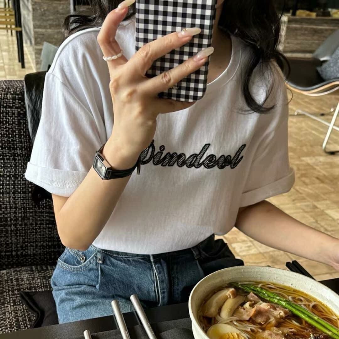 【簡約百搭的刺繡字母造型棉tee】（現貨）