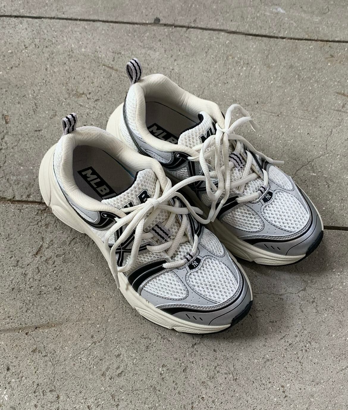 [MLB] ACE RUNNER スニーカー ☆送料込☆ MLB Ace Runner V2 New York Yankees Running Shoe Sneakers