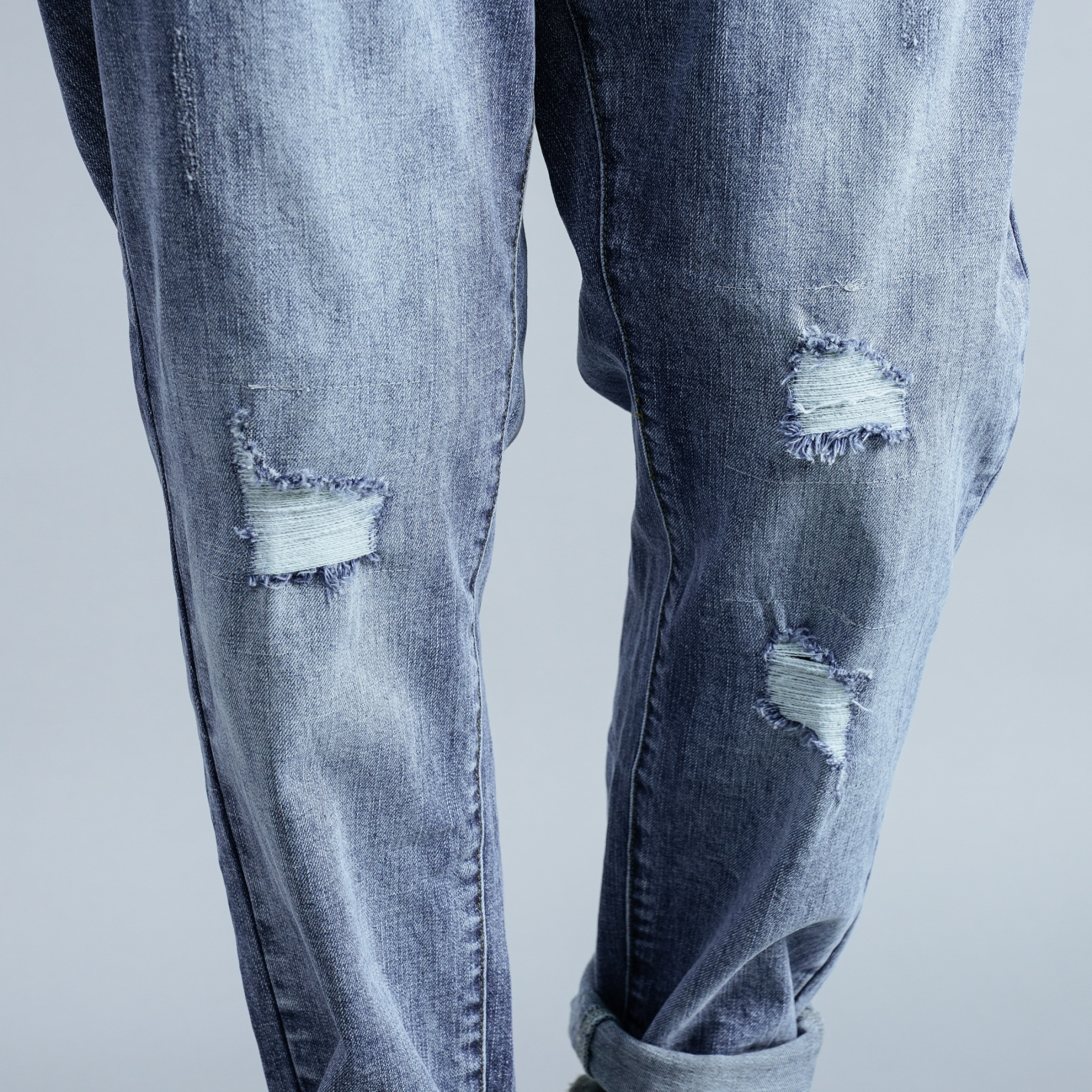 SBG 上寬下窄彈力抓破補釘牛仔褲 039