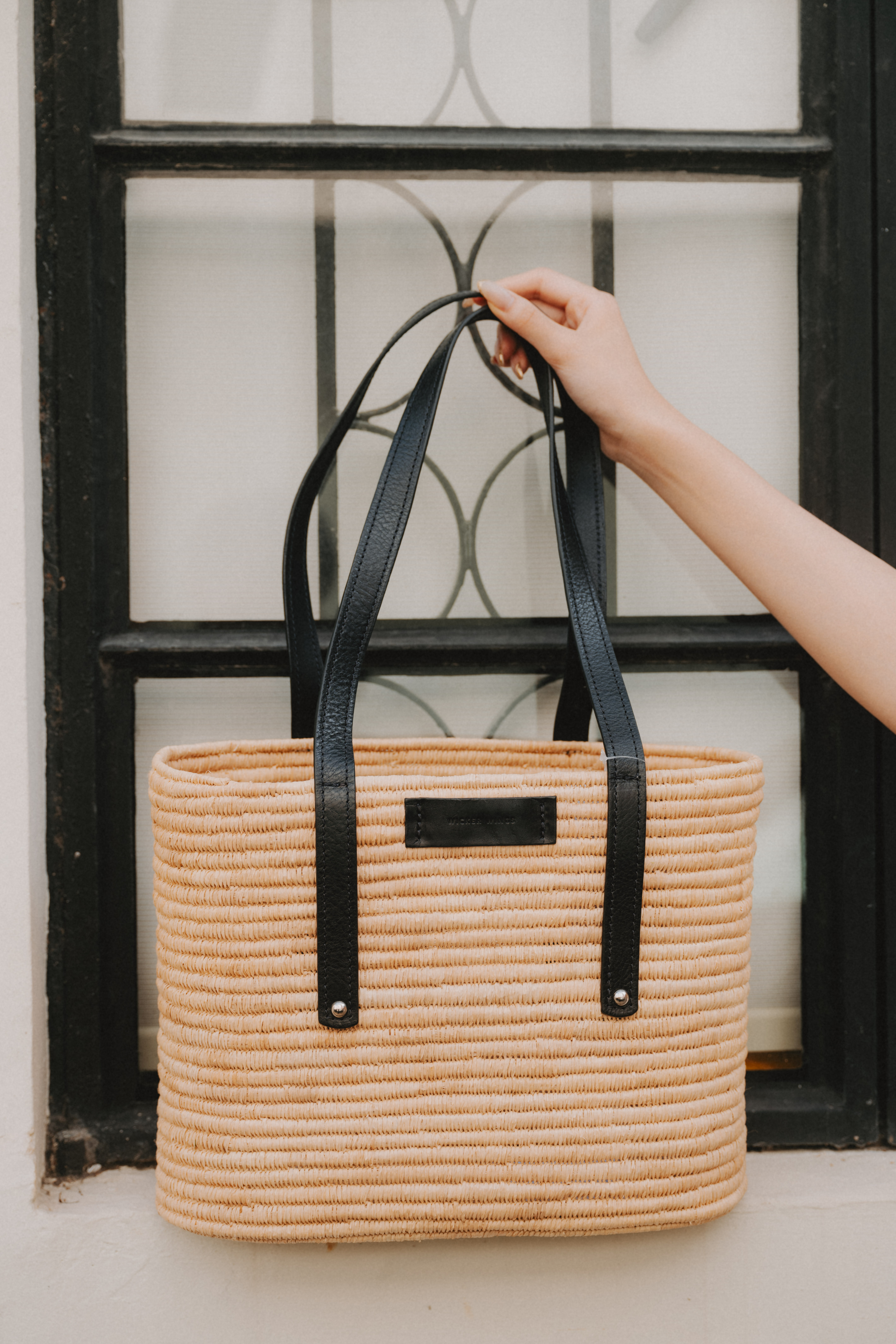 LARGE NOOR - BLACK & NAUTRAL