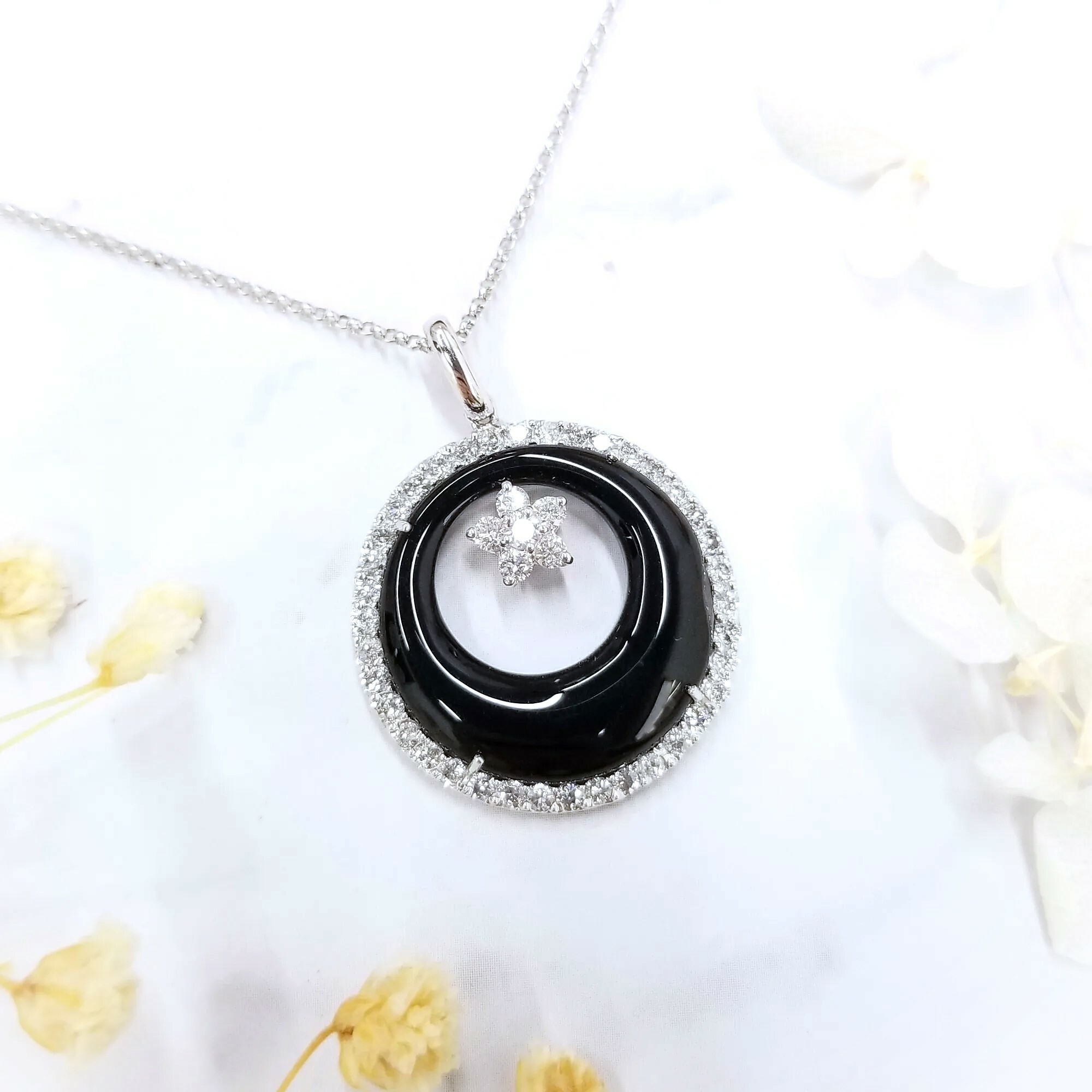 18K White Gold 1.03ct Diamond and Black onyx Pendant