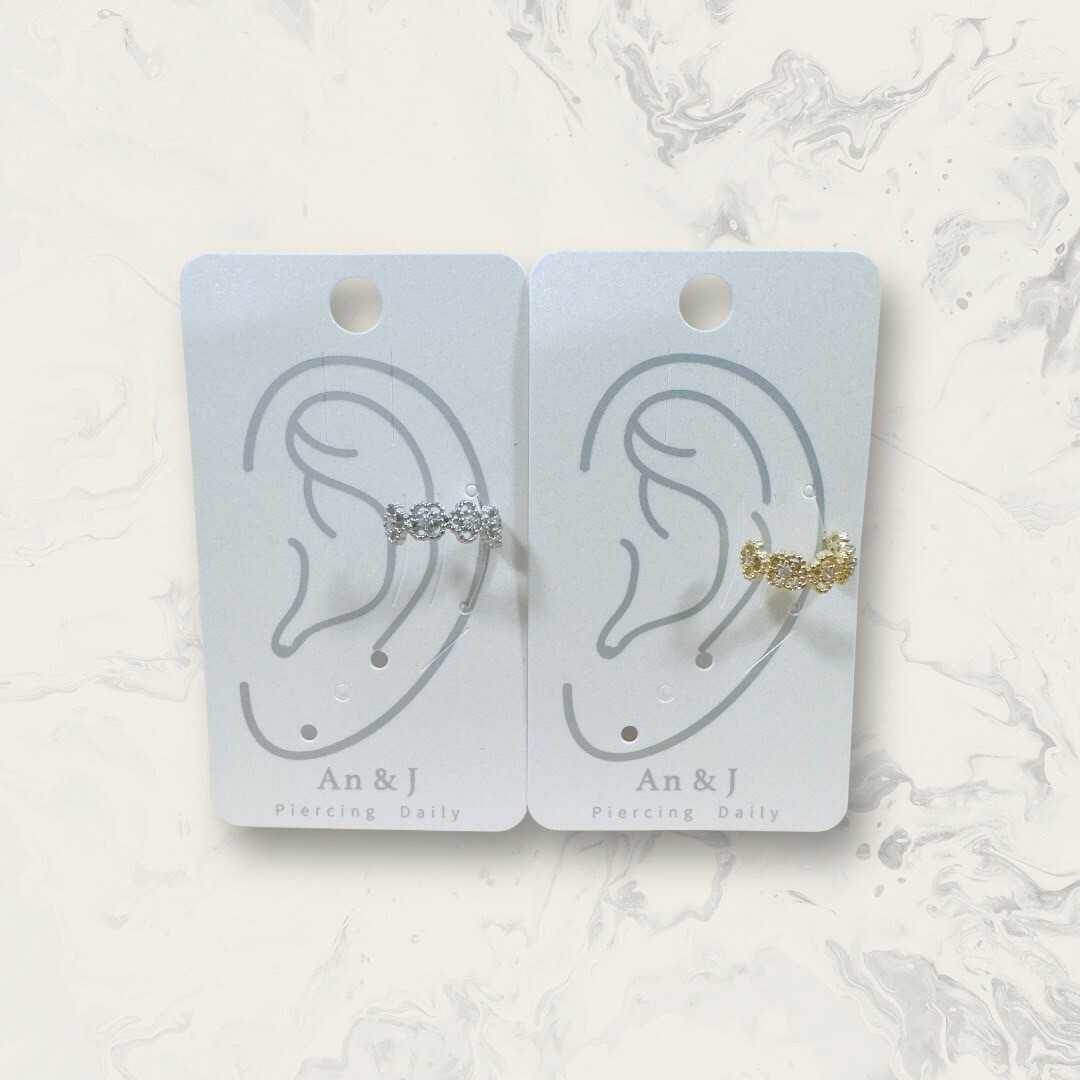 韓國直送耳骨夾 排列中鋯四葉花框