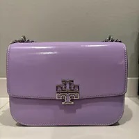 [S] TORY BURCH BRITTEN PATENT SMALL ADJUSTABLE SHOULDER BAG,LAVENDER, 146676-502 (STB590)