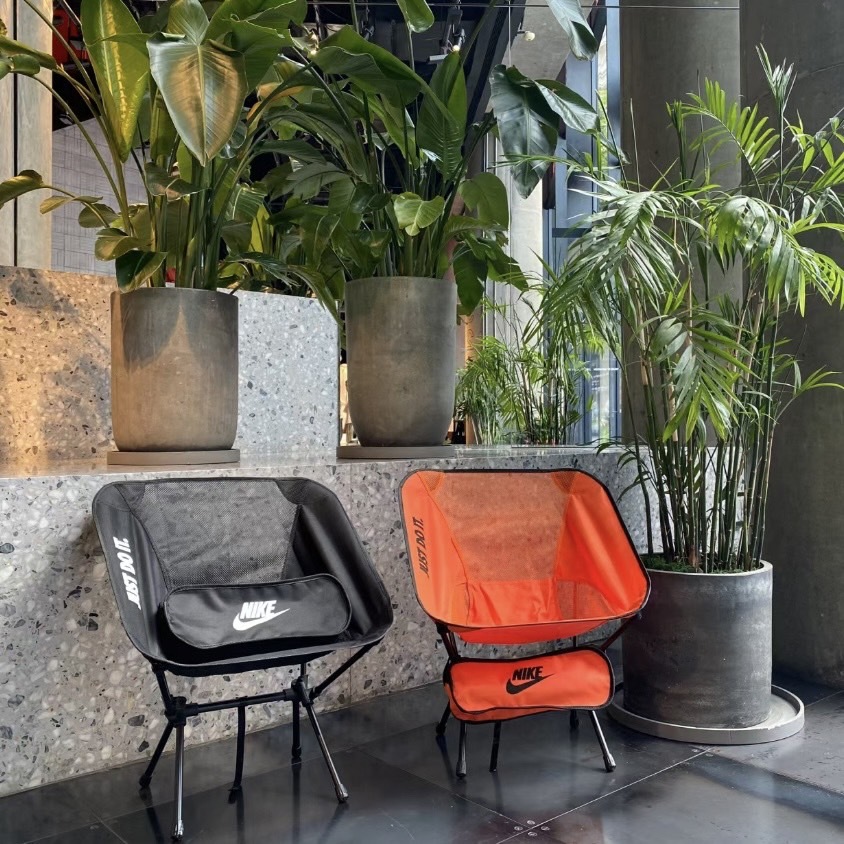 <露營神器>NIKE JUST DO IT 露營椅 可收納 導演椅 戶外用椅 折疊椅 黑色 橘色