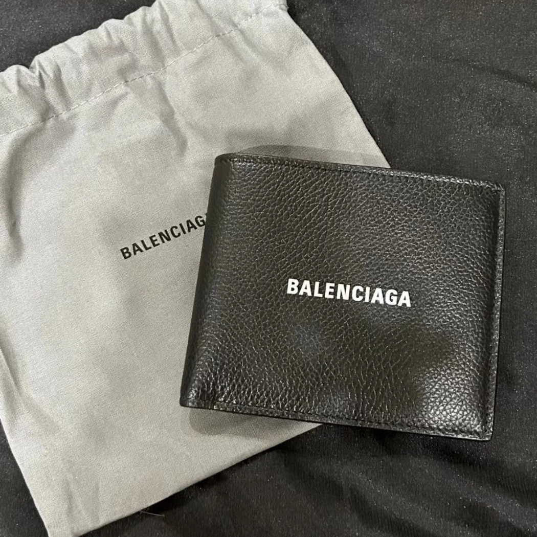 【NICE 歐美日韓代購】24SS Balenciaga巴黎世家-上海經銷商🔥經典logo牛皮粒面短夾 錢包 卡夾 羊皮