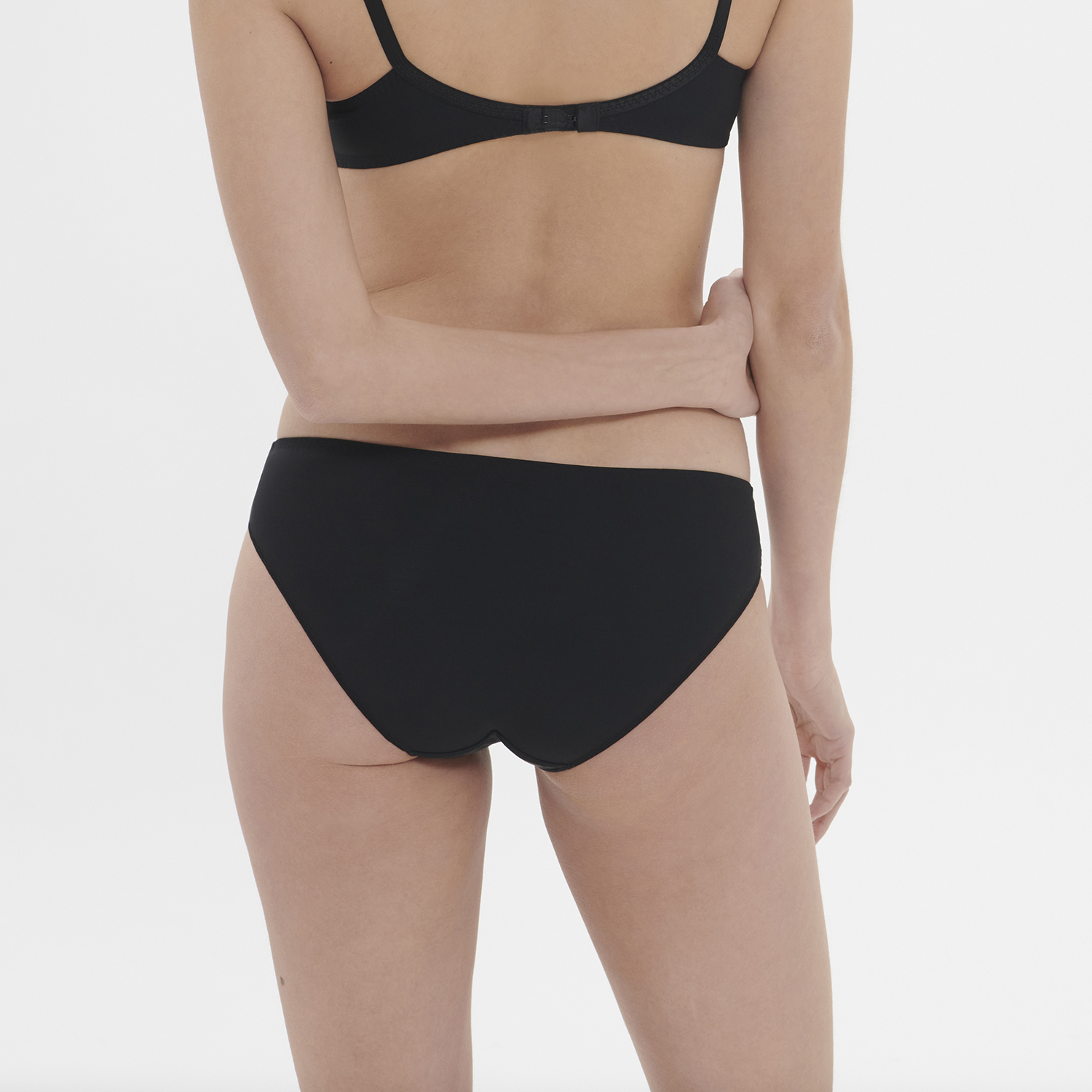 DELICE 謎情 三角褲  寶石黑