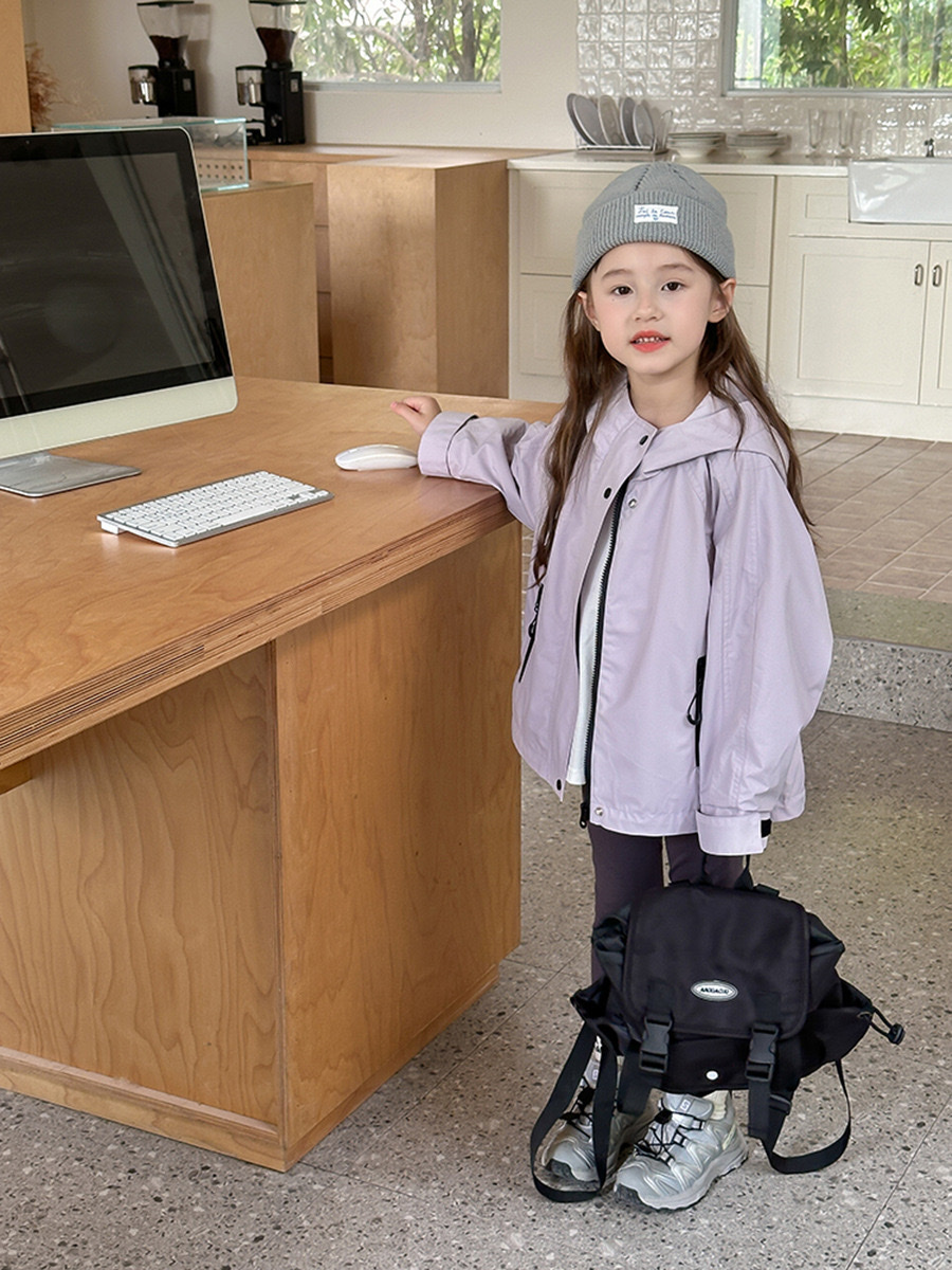 男孩女孩都可以的防水防風外套!