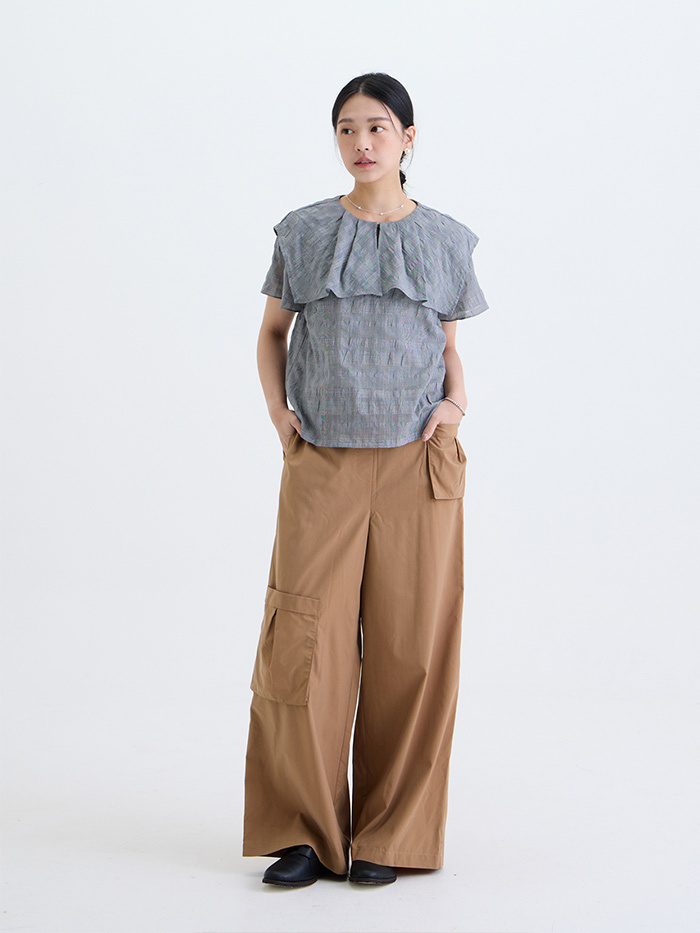 霧花方折領短袖上衣-黑灰