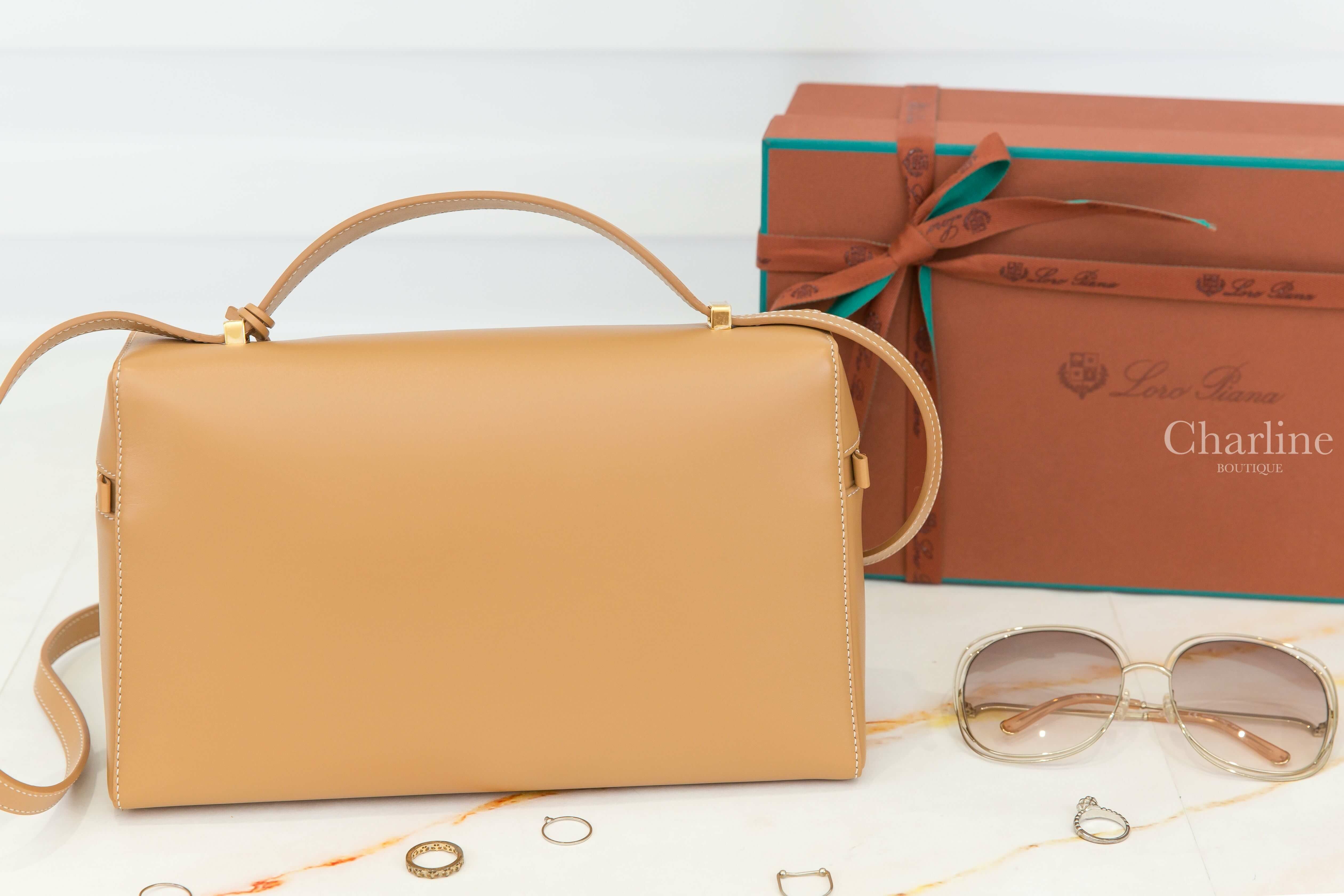 Loro Piana Extra Bag L27 淺竹色小牛皮金色鎖頭手提肩背包-Charline Boutique 精品代購