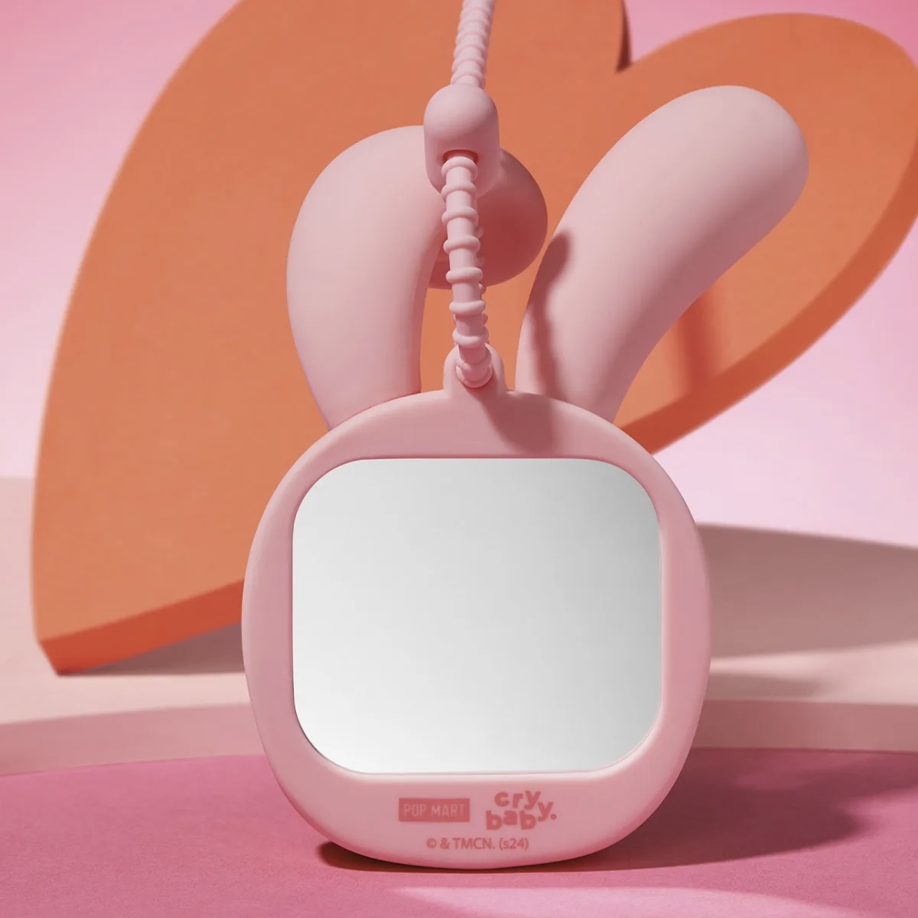 泡泡瑪特 CRYBABY 哭哭寶貝 飛天小女警 立體 鏡子吊飾