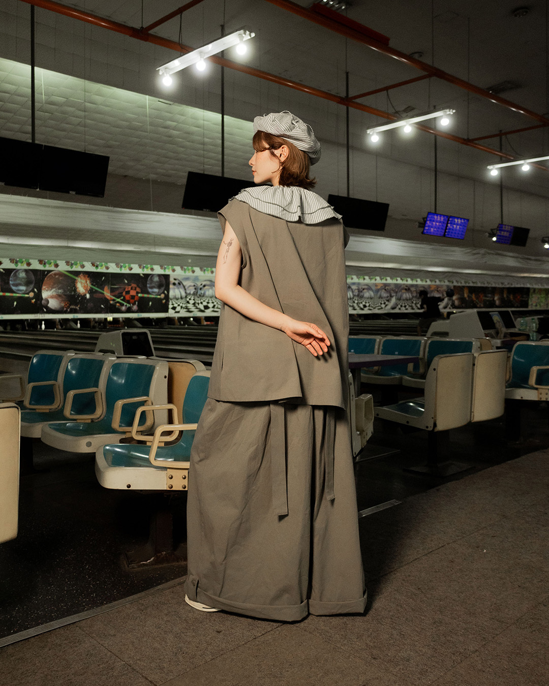 【 Kiki.co made 】Buttons-down Vest Khaki