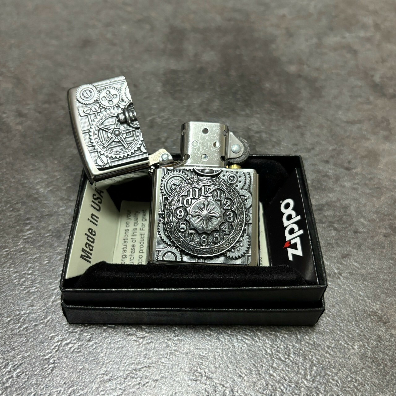 【zippo】德國原裝正品、懷錶、煤油打伙機、立體圖案銀底款（內膽可選搭ZIPPO/ZORRO/充氣/煤油）