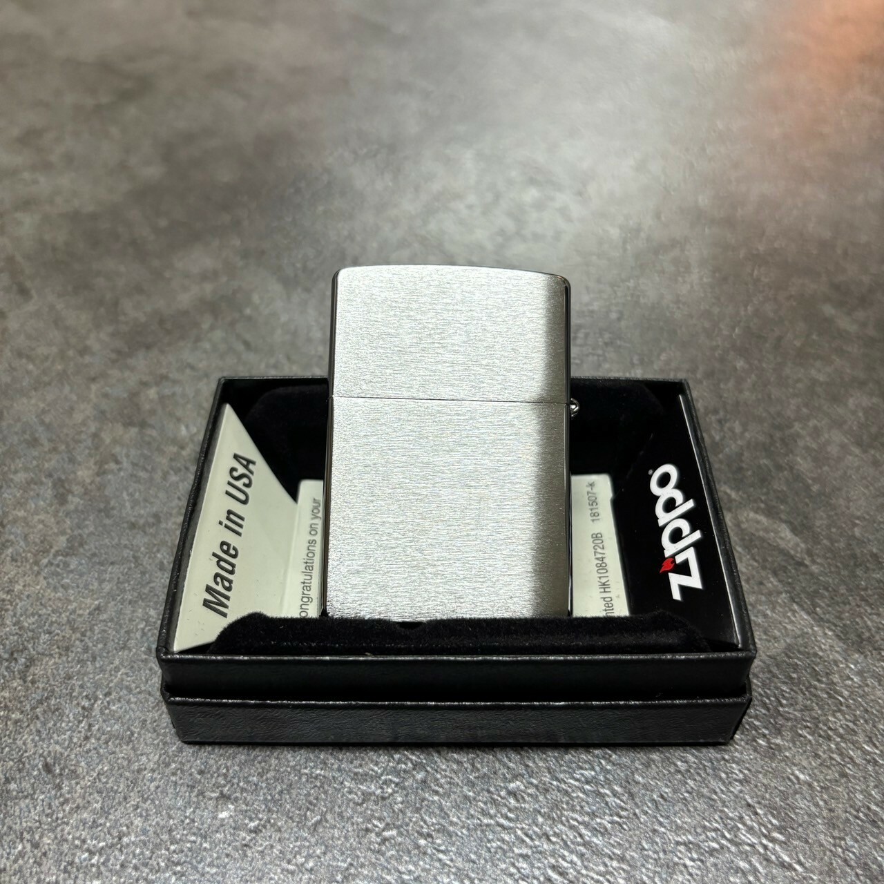 【zippo】德國原裝正品、煤油打伙機、立體圖案銀底款（內膽可選搭ZIPPO/ZORRO/充氣/煤油）