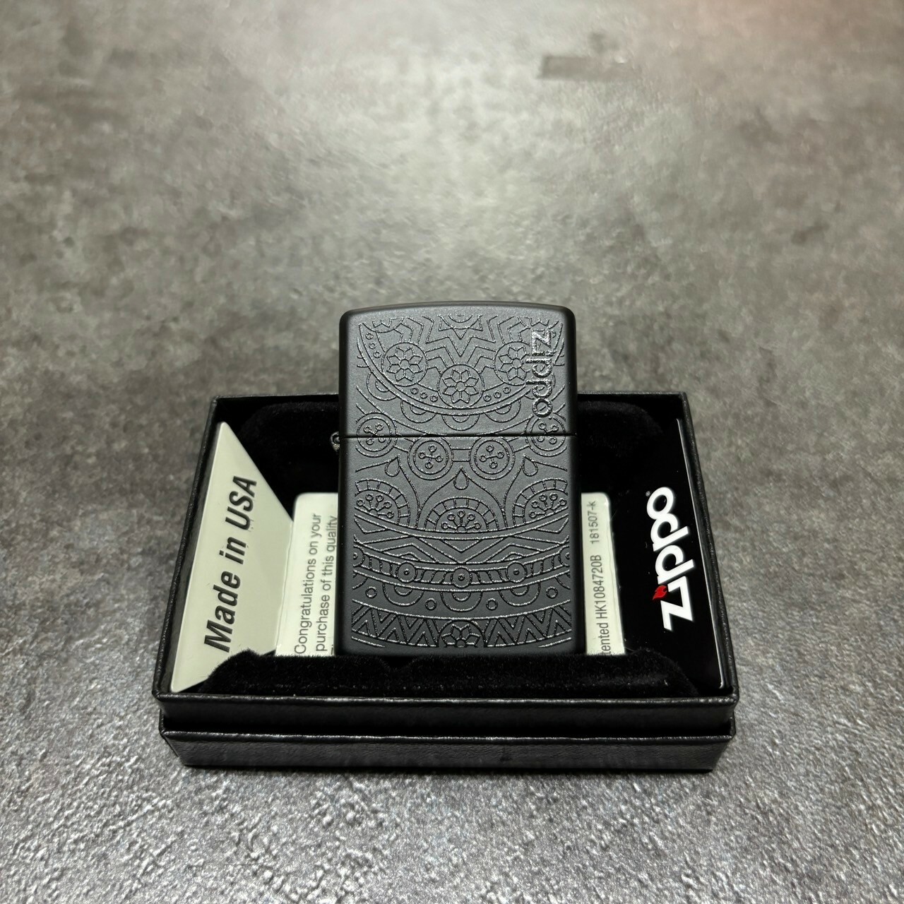 【zippo】德國原裝正品、蓮花結印、煤油打伙機、全黑平面款（內膽可選搭ZIPPO/ZORRO/充氣/煤油）