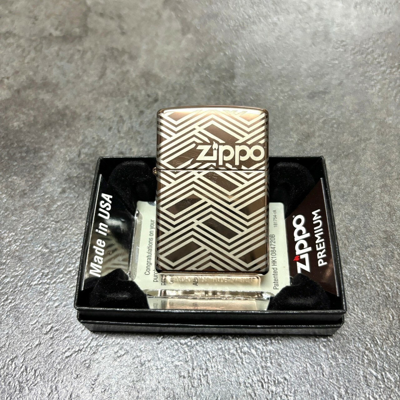 【zippo】德國原裝正品、幾何環繞、煤油打伙機、質感花紋系列（內膽可選搭ZIPPO/ZORRO/充氣/煤油）