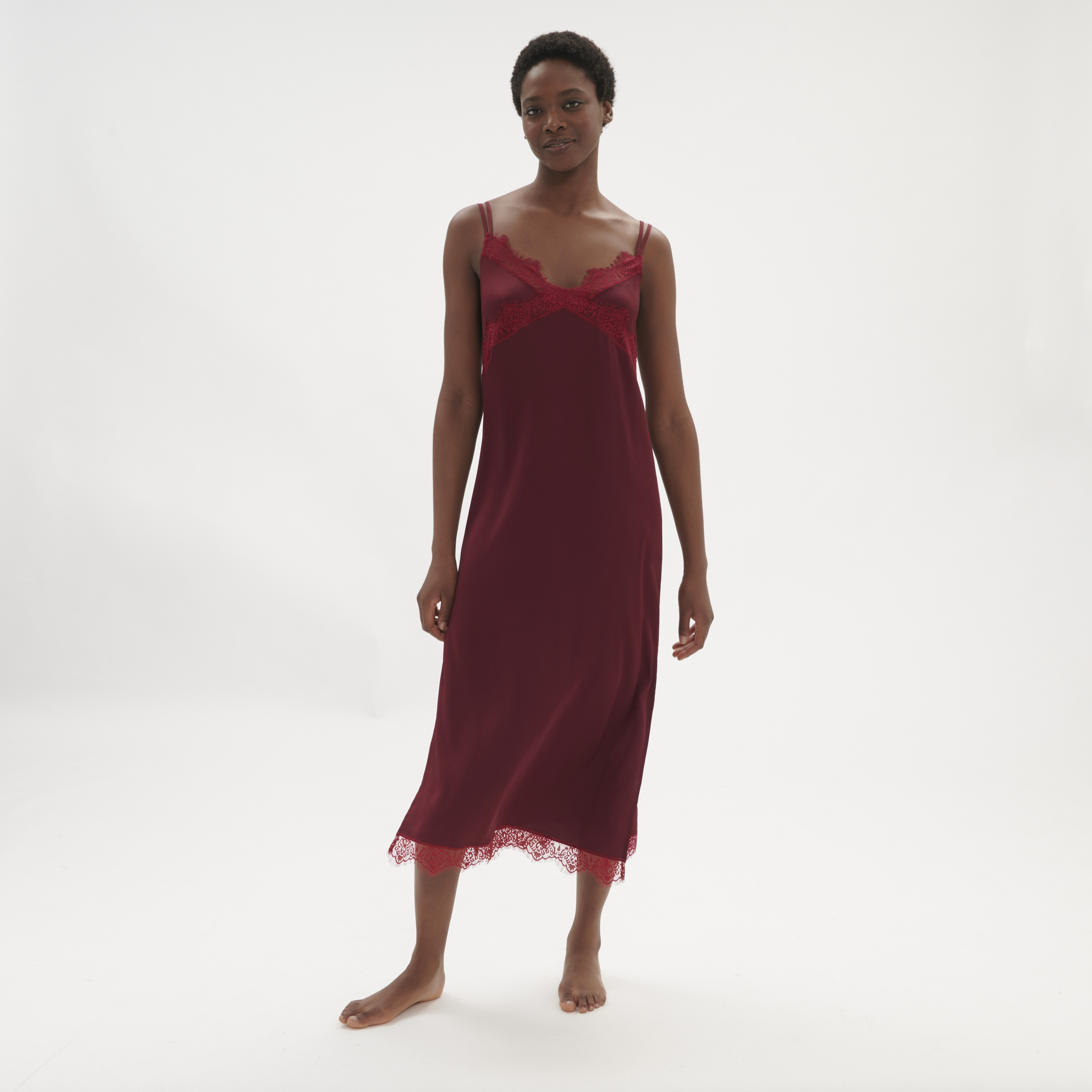 SATIN SECRETS 秘密 連身長襯裙 魅惑晶紅