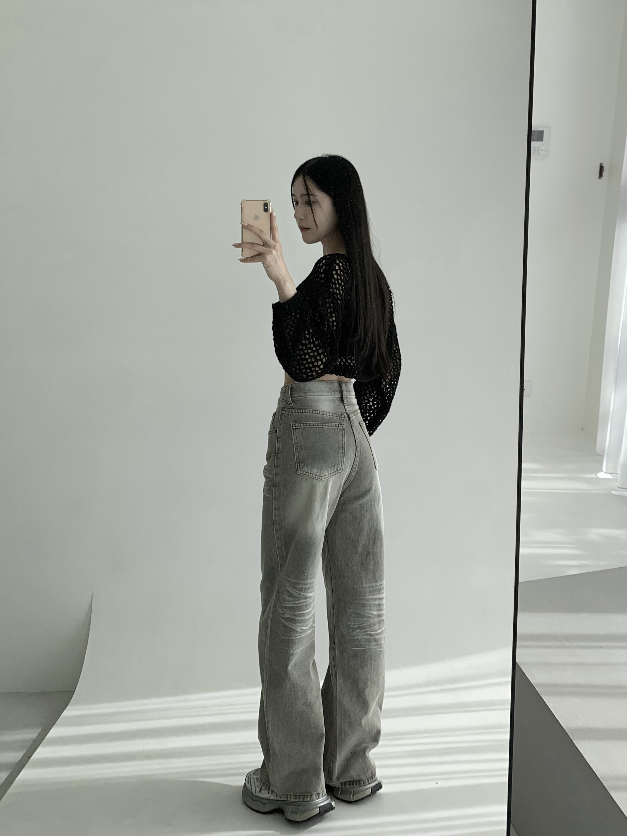 刷色水洗灰牛仔寬褲