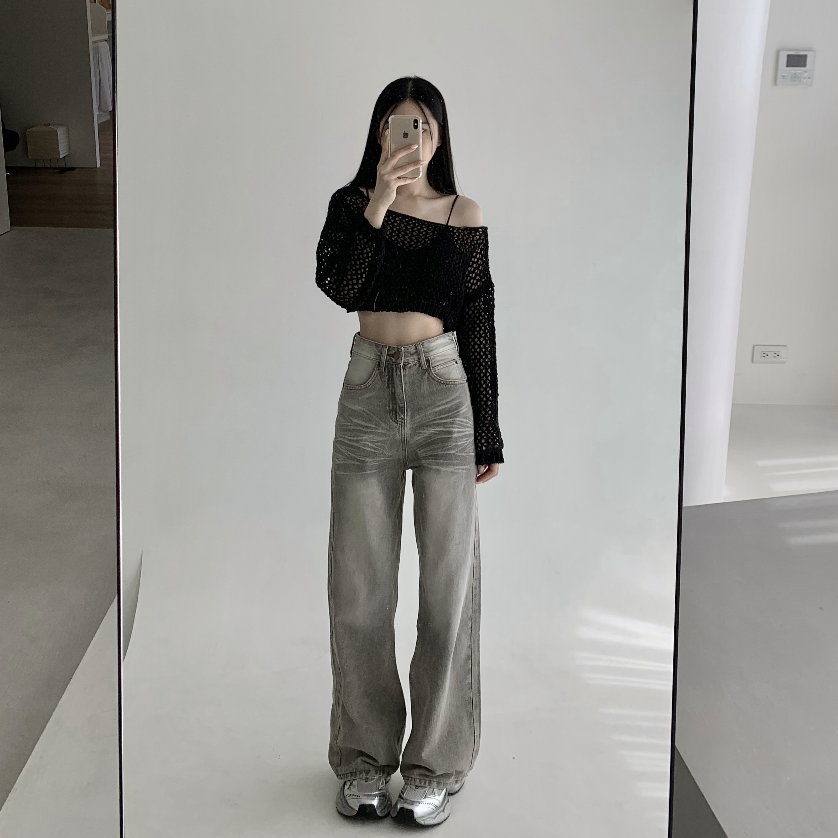 刷色水洗灰牛仔寬褲