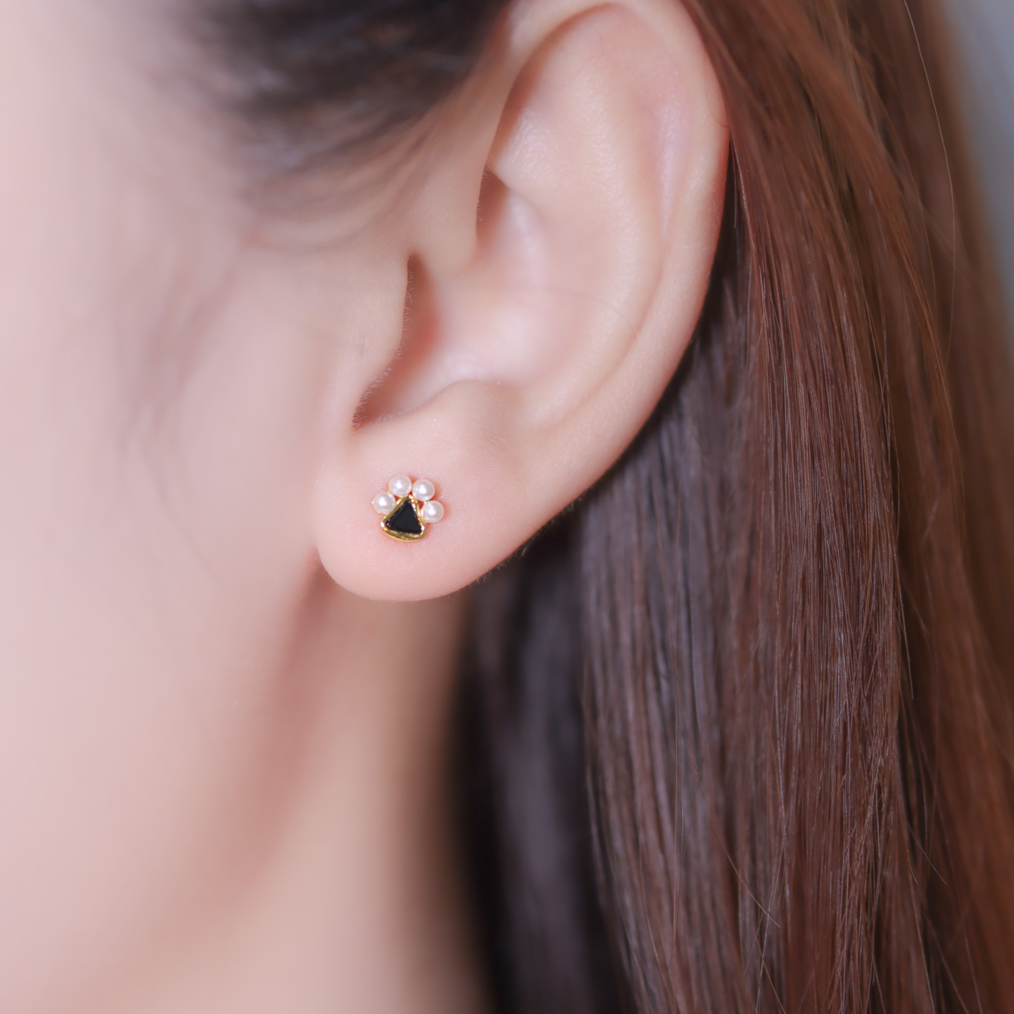 | 925銀・金・琉璃珍珠 | 貓咪小肉球耳環(白色/黑色) | EA0820 |